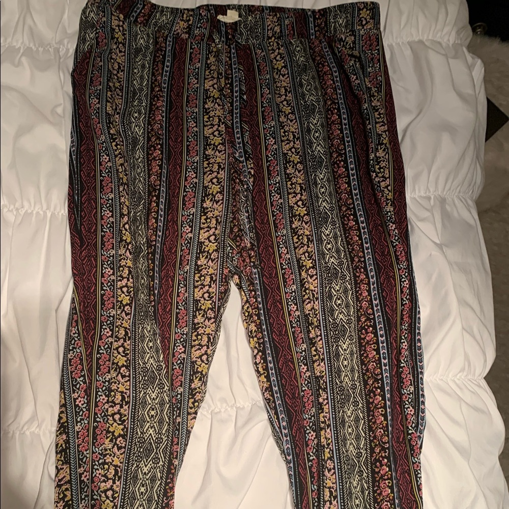 Cuffed trendy patterned pants